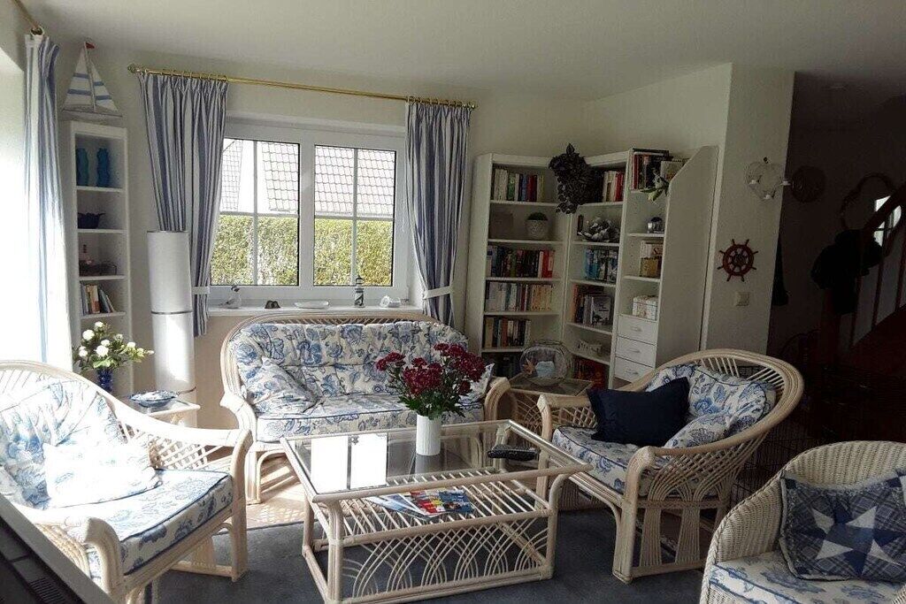 TV connectée, lecteur de DVD, livres