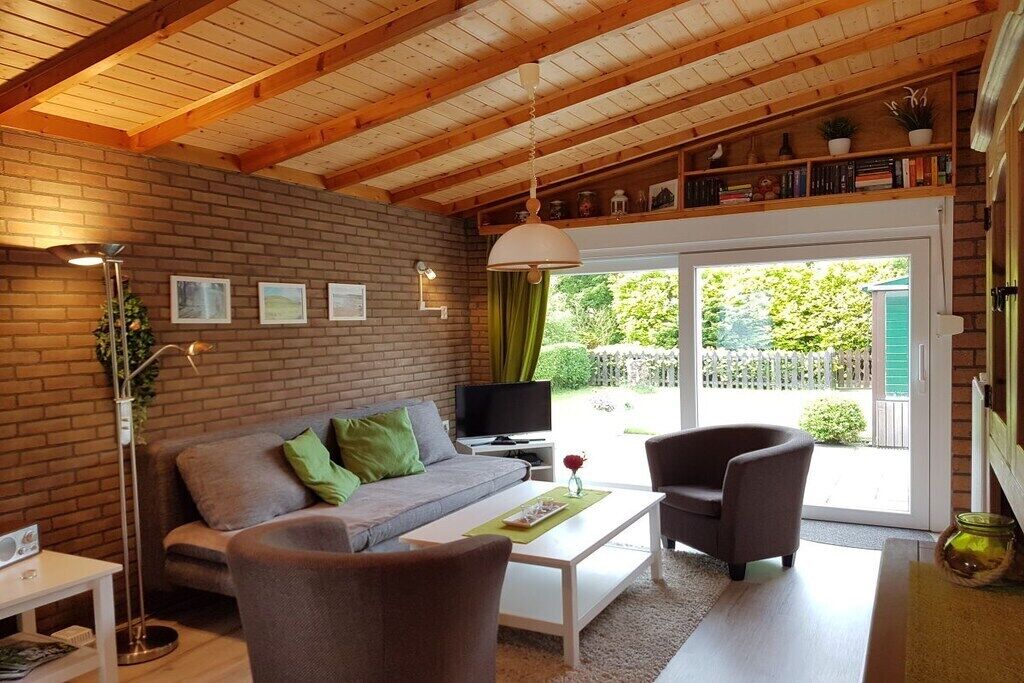 Smart TV, books, stereo