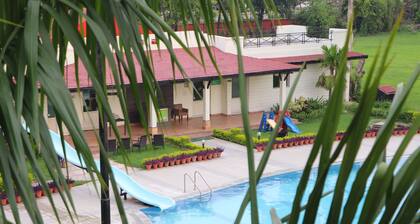 Hotel Meera Palace