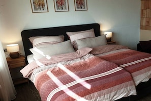2 bedrooms, free WiFi, bed sheets - Autumn at Villa Waldrand (Bad Wünnenberg)