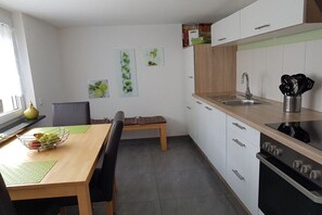 Kühlschrank, Ofen, Herdplatte, Geschirrspüler