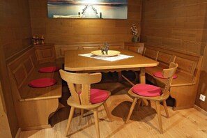 Dining - Holiday home with 3 bedrooms (Bernau am Chiemsee)