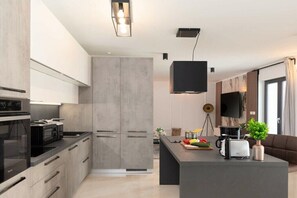 Fridge, microwave, oven, stovetop