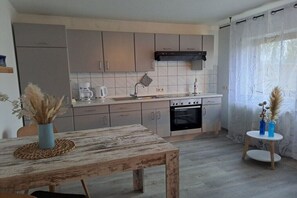 Kühlschrank, Ofen, Herdplatte