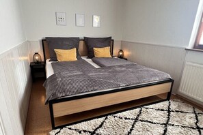Ferros/tábuas de passar roupa, Wi-Fi de cortesia, roupa de cama