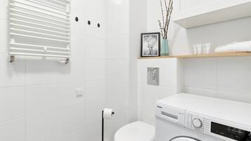 Bruser, hårtørrer, håndklæder, Shampoo