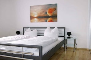 1 Schlafzimmer, Bügeleisen/Bügelbrett, Reisekinderbett, kostenloses WLAN