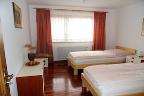 3 Schlafzimmer, Bügeleisen/Bügelbrett, kostenloses WLAN, Bettwäsche