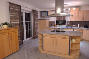 Coffee/tea maker, fridge, microwave, oven - Holiday home Zinnöcker (Breitenberg)