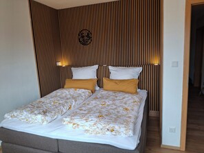 2 chambres, fer et planche à repasser, Wi-Fi, draps fournis