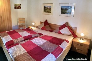 Berço de viagem, Wi-Fi de cortesia, roupa de cama