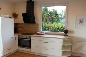 Coffee/tea maker, fridge, microwave, oven - Holiday home Henders (Winterberg)