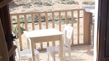 Classic Apartment, Non Smoking, Balcony | Free WiFi, bed sheets