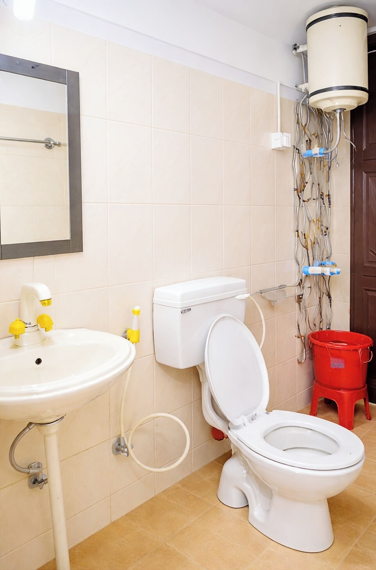 Double Room | Bathroom | Shower, slippers, soap, shampoo