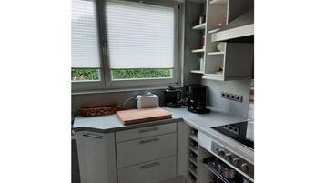 Kühlschrank, Ofen, Herdplatte, Geschirrspüler
