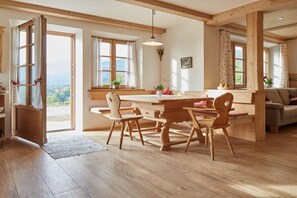 Dining - Holiday apartment Almgart'n at Koglhof (Fischbachau)