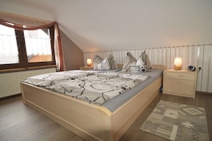2 bedrooms, travel cot, free WiFi, bed sheets - Holiday home with 2 bedrooms (Stützerbach)