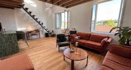 Architect-designed loft | Bright duplex | Top floor