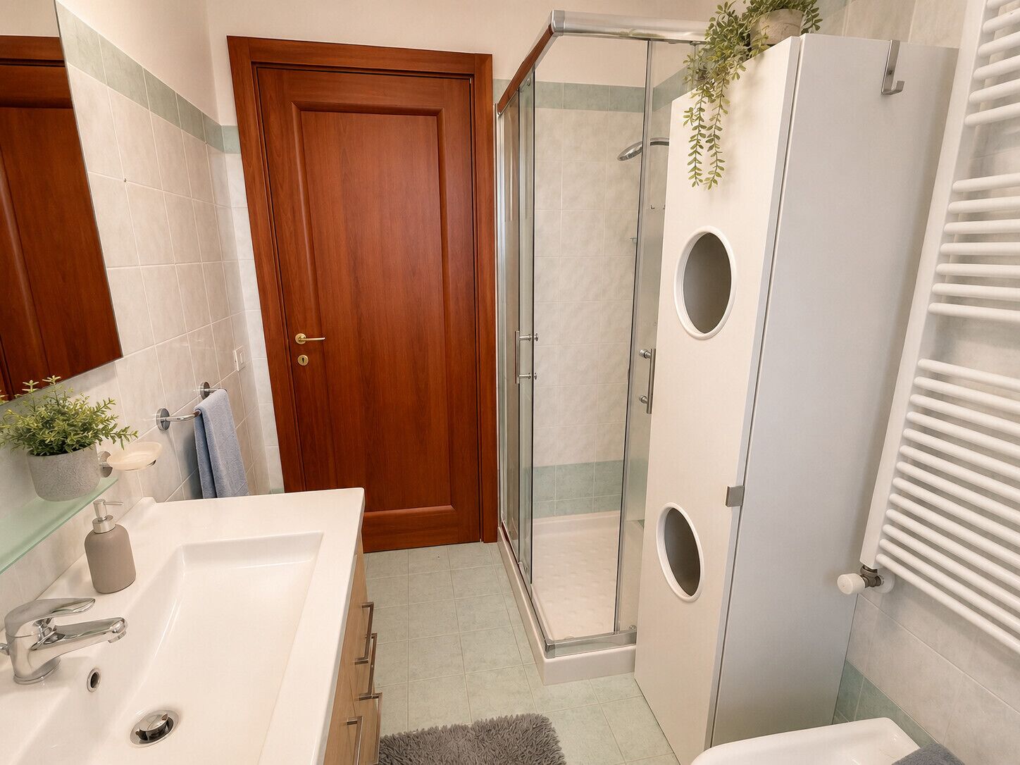Doccia, asciugacapelli, bidet, asciugamani