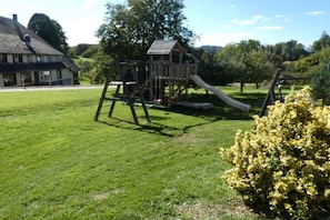 Children’s area - Holiday apartment with 4 bedrooms (Häusern)