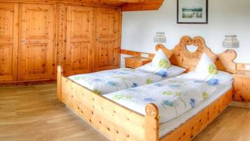 1 Schlafzimmer, Bügeleisen/Bügelbrett, Reisekinderbett, kostenloses WLAN