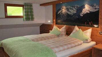 1 bedroom, iron/ironing board, WiFi (free), bed sheets