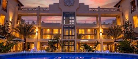อพาร์ทเมนท์ (2 Bedrooms) | ด้านหน้าที่พัก