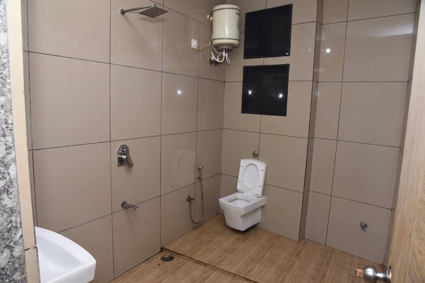 Spacious 8-bedroom Hotel In Beautiful Lucknow With Ac Comfort - Lucknow