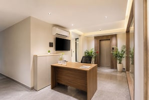Lobby - Luxora by Alaya Stays (Gurugram)