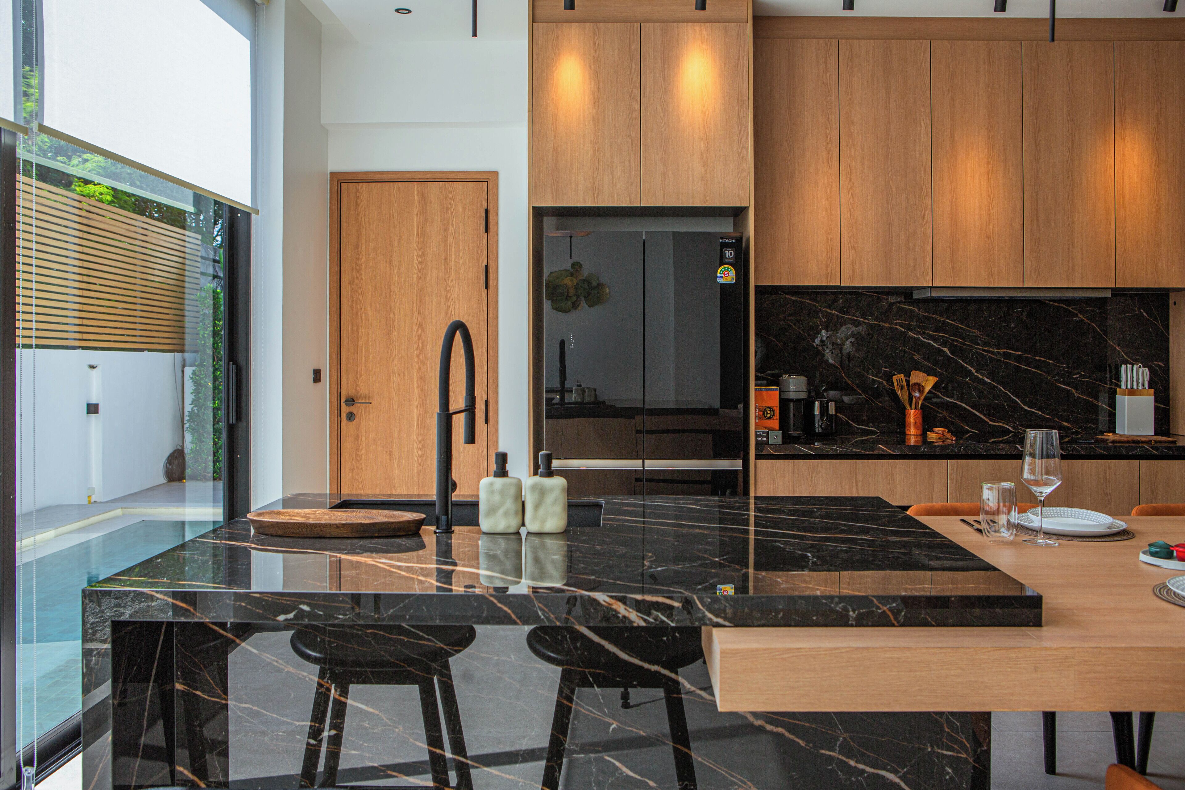 Villa Familiale, vue jardin | Cuisine privée | Réfrigérateur, micro-ondes, plaque de cuisson
