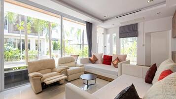 Family Villa | Living area