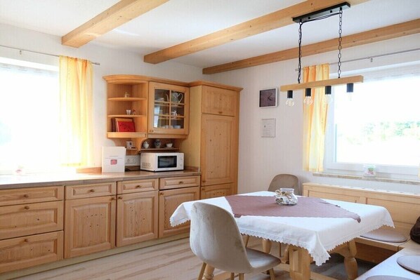 Dining - Holiday apartment Stockinger, ground floor (Breitenberg)