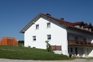 Exterior - Holiday apartment Stockinger, ground floor (Breitenberg)
