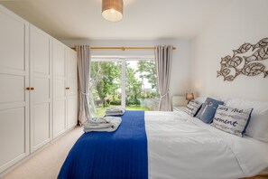 Iron/ironing board, free WiFi, bed sheets - Stable Cottage | Elie (Leven)