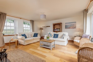 TV, fireplace, DVD player - Stable Cottage | Elie (Leven)