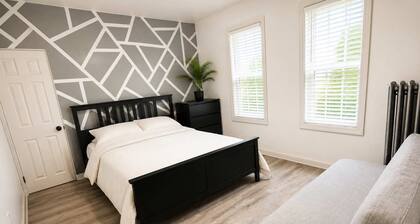 3bdrm Apt next to Airport/Downtown 7 min drive