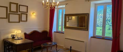 1 chambre, bureau, lit parapluie, Wi-Fi gratuit