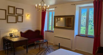 Grande chambre d'hôte confortable et élégante