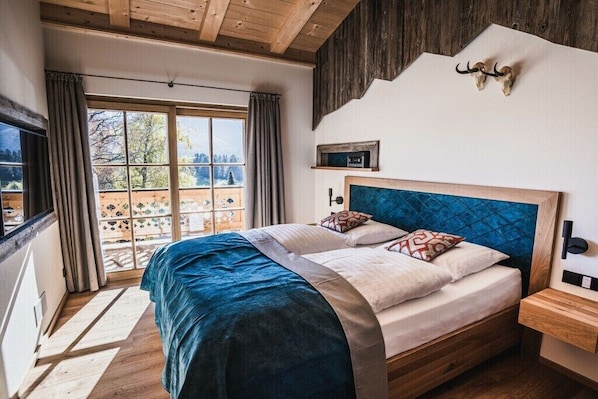 Iron/ironing board, free WiFi, bed sheets - Chalet at the Weather Cross (Reit im Winkl)