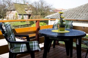 Outdoor dining - Holiday apartment with 2 bedrooms (Fehmarn-Bannesdorf)