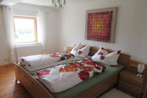 1 bedroom, iron/ironing board, free WiFi, bed sheets - Öttersbach The Little (Poppenhausen)