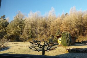 Property grounds - Apartment in Eichenzell with swimming pool (Eichenzell)
