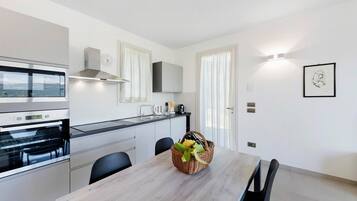 Kühlschrank, Ofen, Herdplatte, Geschirrspüler