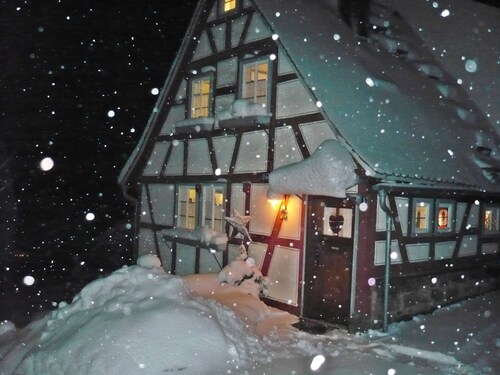 Odenwald cottage, a half-timbered day laborer's house with a historic atmosphere.