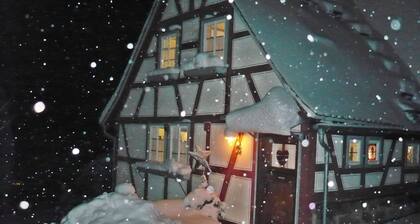 Odenwald cottage, a half-timbered day laborer's house with a historic atmosphere.