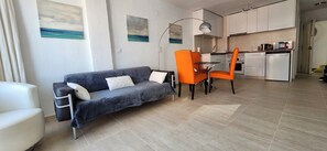 Living area - Atlantico Calpe Seafront Apartment (Calpe)