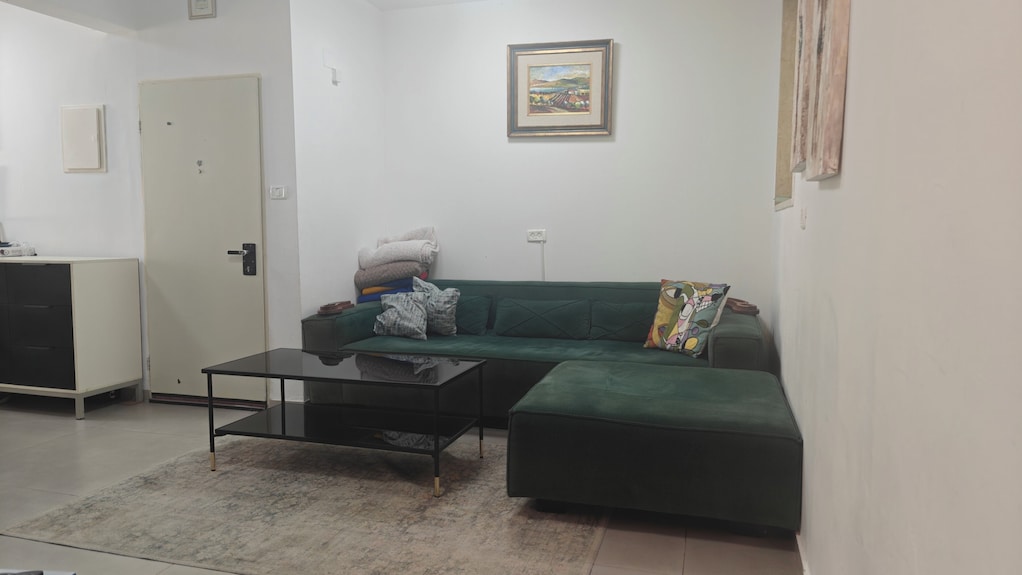 Marvelous 4-bedroom Garden Apartment With Private Entrance In Katamon - Jerusalem