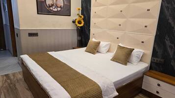 WiFi, bed sheets