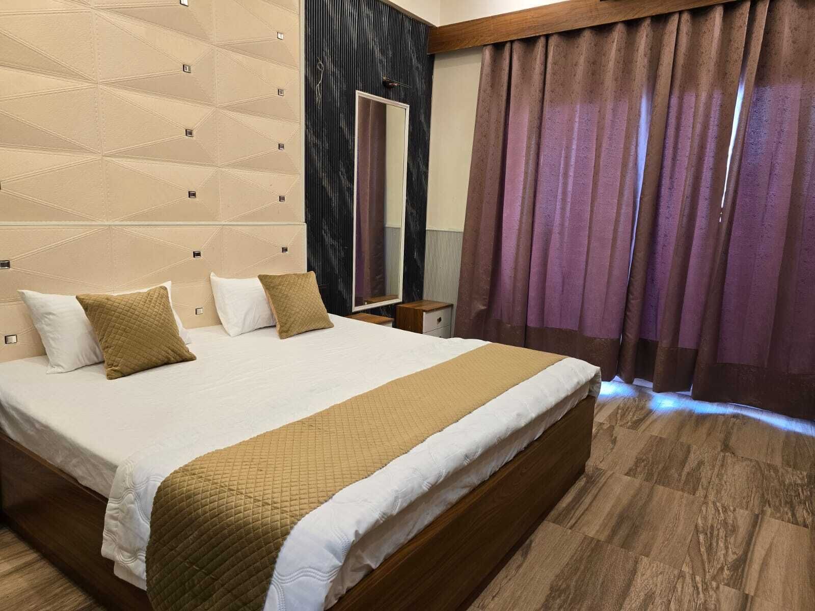 WiFi, bed sheets