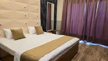WiFi, bed sheets